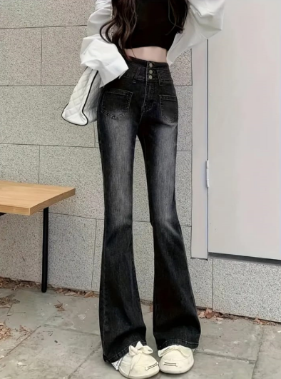 Pantalon modelo asiático